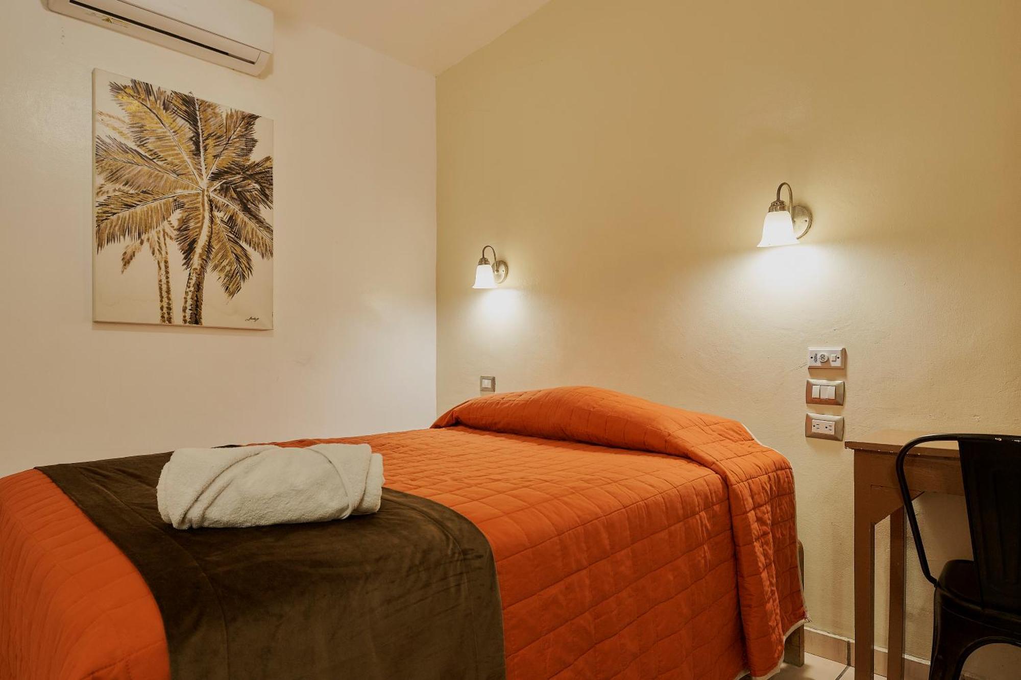 Hotel Cervantino 2*